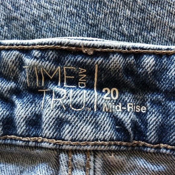 Time and Tru Women Mid-Rise Jeans Size 20 Light Wash Fringe Hem Distressed Plus - Picture 2 of 15